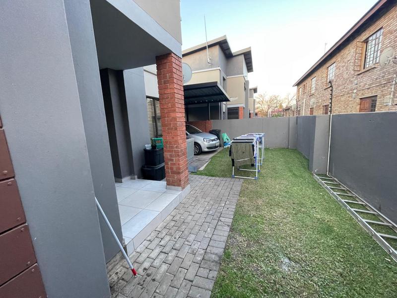2 Bedroom Property for Sale in Kannoniers Park North West
